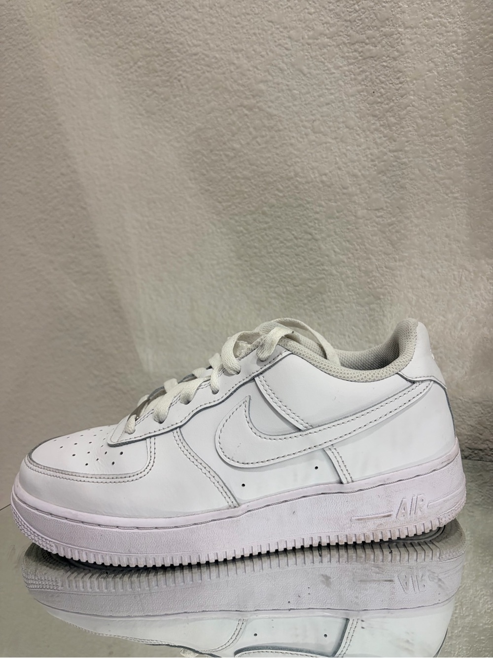 Nike AF1 White Kids Low-Top Sneakers - Picture 3 of 3